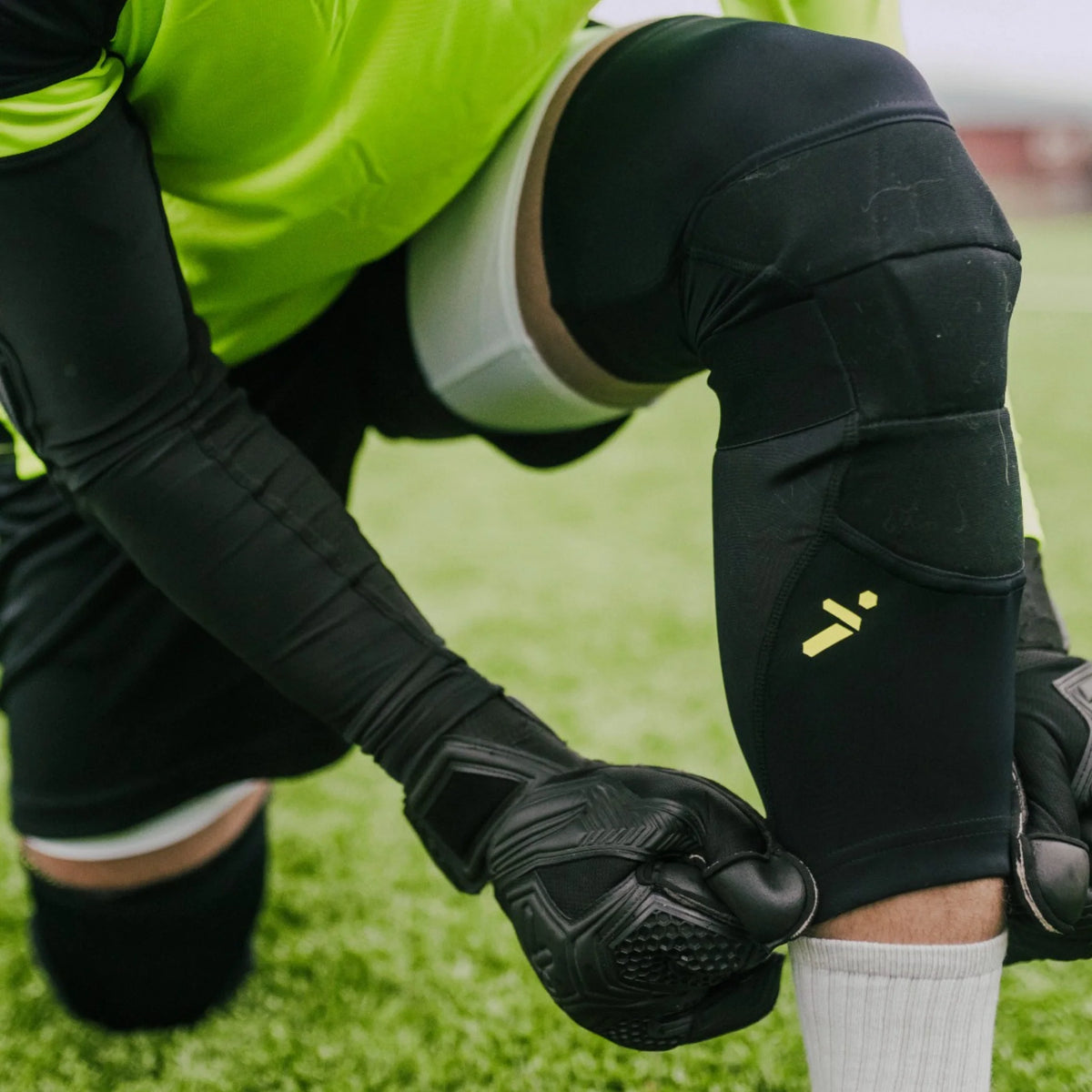 STORELLI BODYSHIELD KNEE GUARDS
