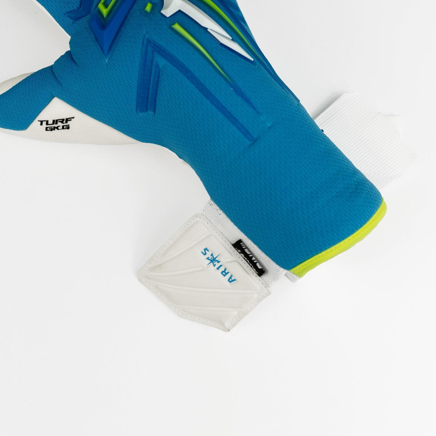 RINAT ARIES X TURF BLUE