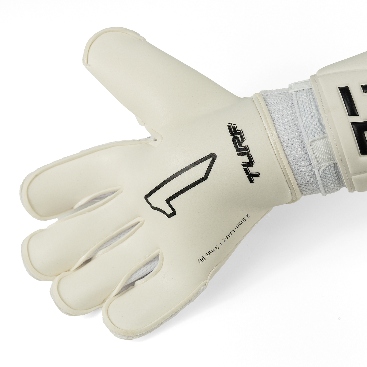 RINAT ARES TURF WHITE/GOLD